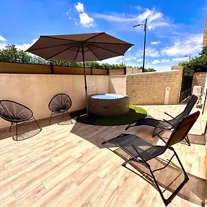 Hébergement de vacances Maison De Charme Avec Jacuzzi, Molleges